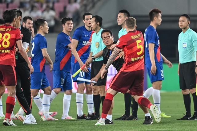 不走了！曝广东男篮900万转会费签下昔日状元内线，杜锋拒绝摆烂